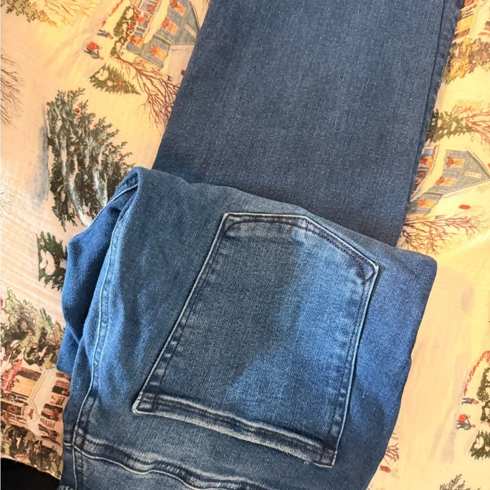 Good American "Always Fits" Jeans - Picture 5 of 8